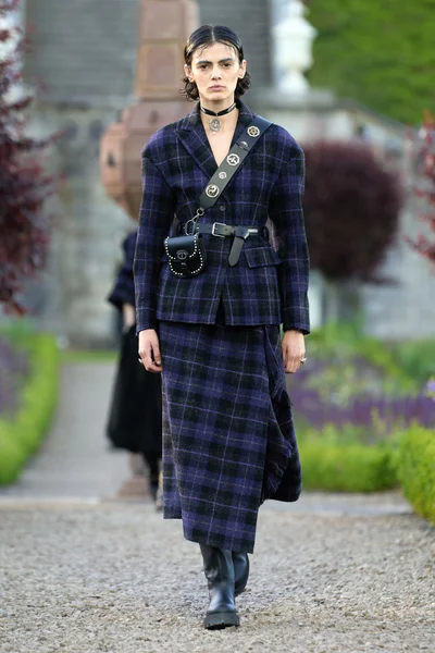Look 2